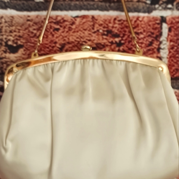 VINTAGE ANDRE' HANDBAG - Picture 2 of 5